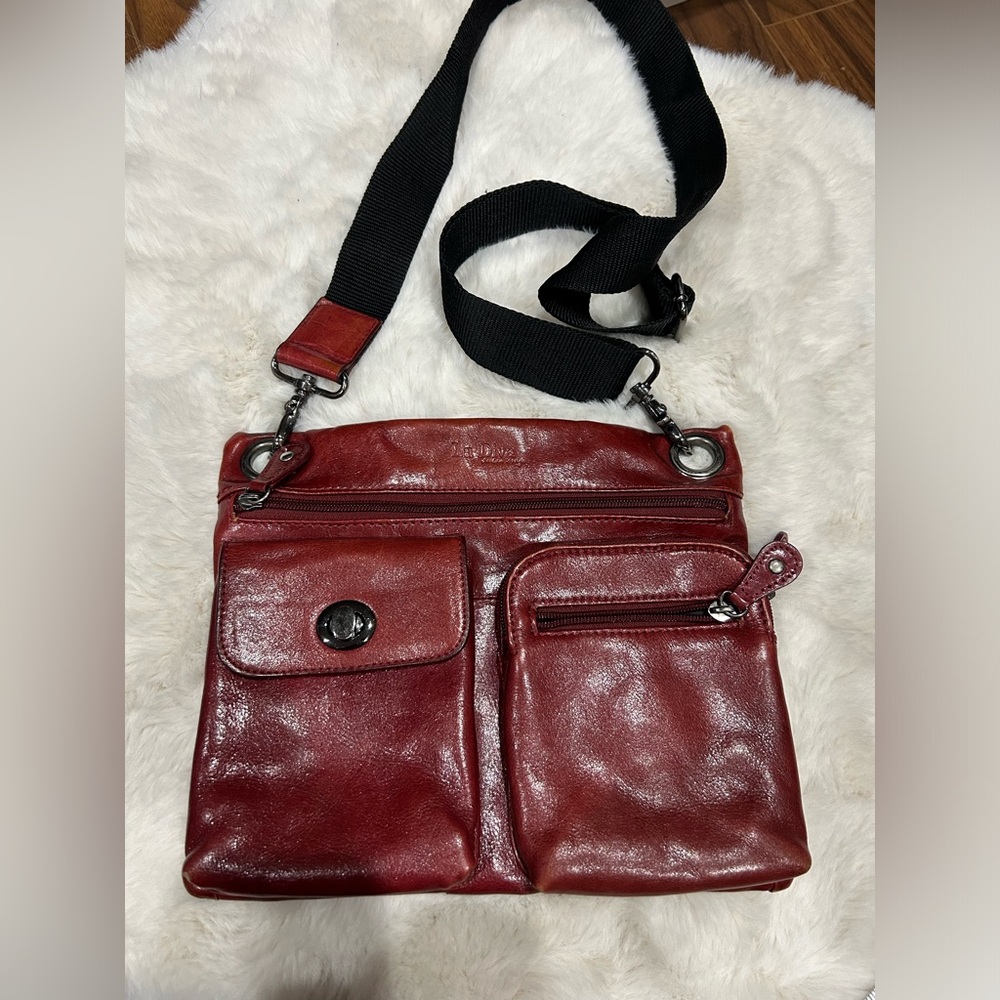 93-Vintage red leather ladiva crossbody